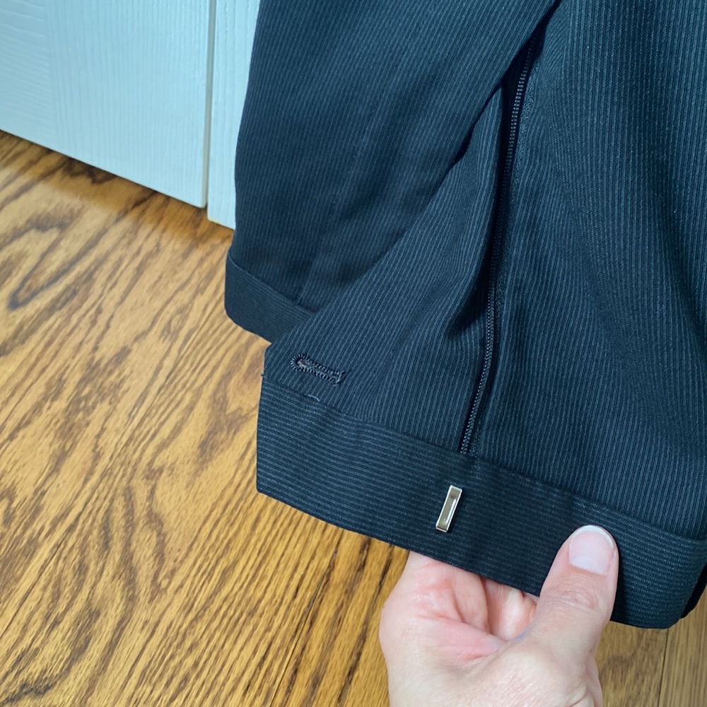 Black Perry Ellis suit, includes jacket 42 SHT and pants 34/30 - Picture 9 of 12